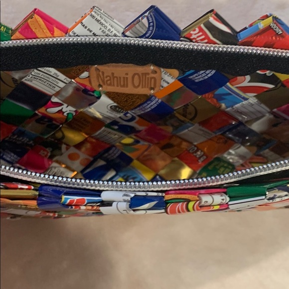 Woven Magazine Clutch - Picture 5 of 8